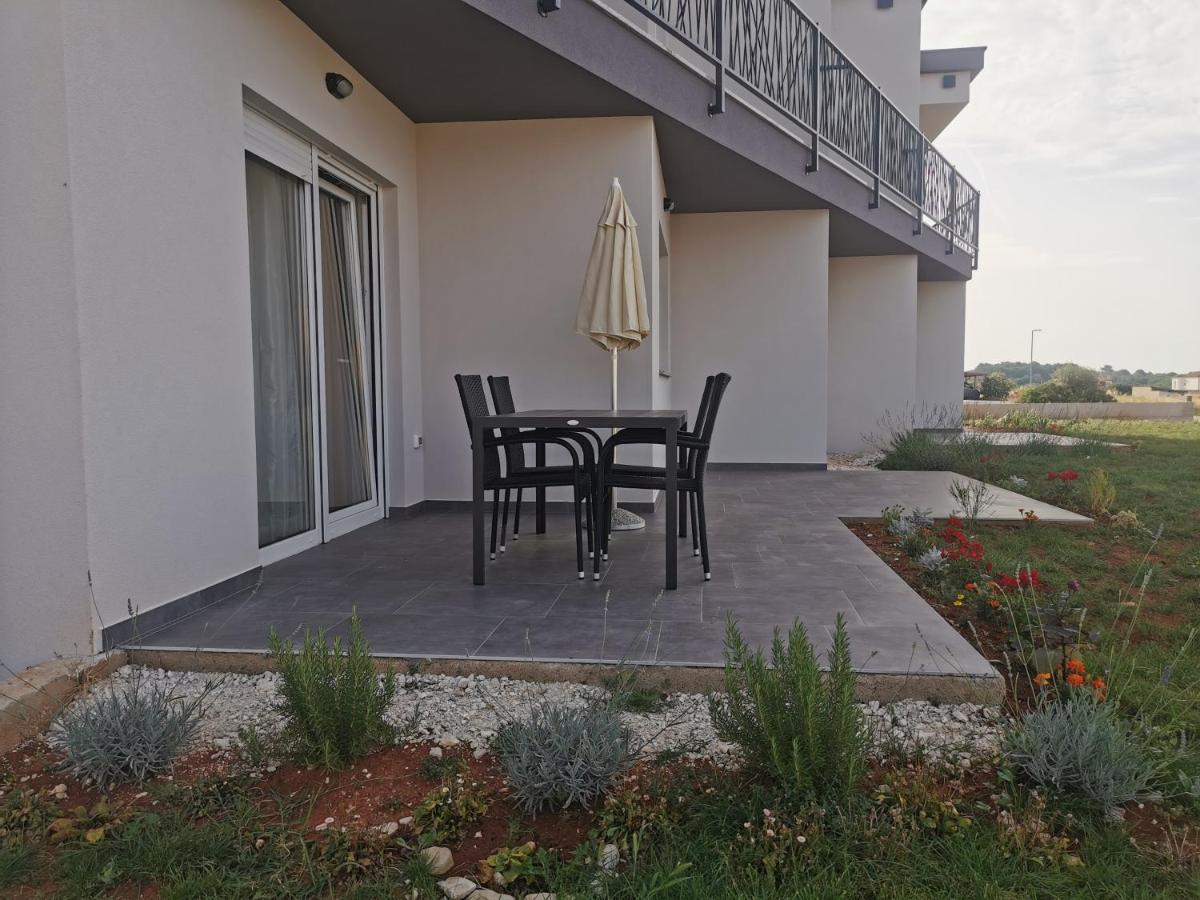 Eden Apartment *